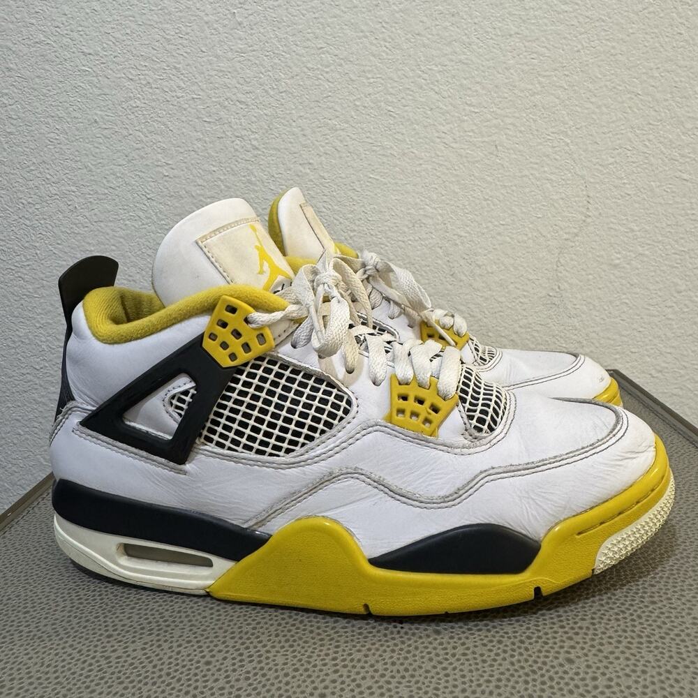 Air Jordan 4 Retro Vivid Sulfur Womens White Yellow Size 10.5